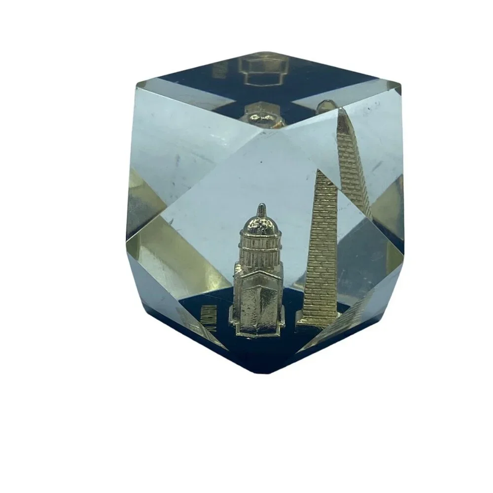 Vtg Washington‎ D.C. Souvenir Paperweight Gold Monuments 2” Lucite